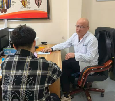 福州市|男科医师高朋磊：守护男性健康，专业男科诊疗